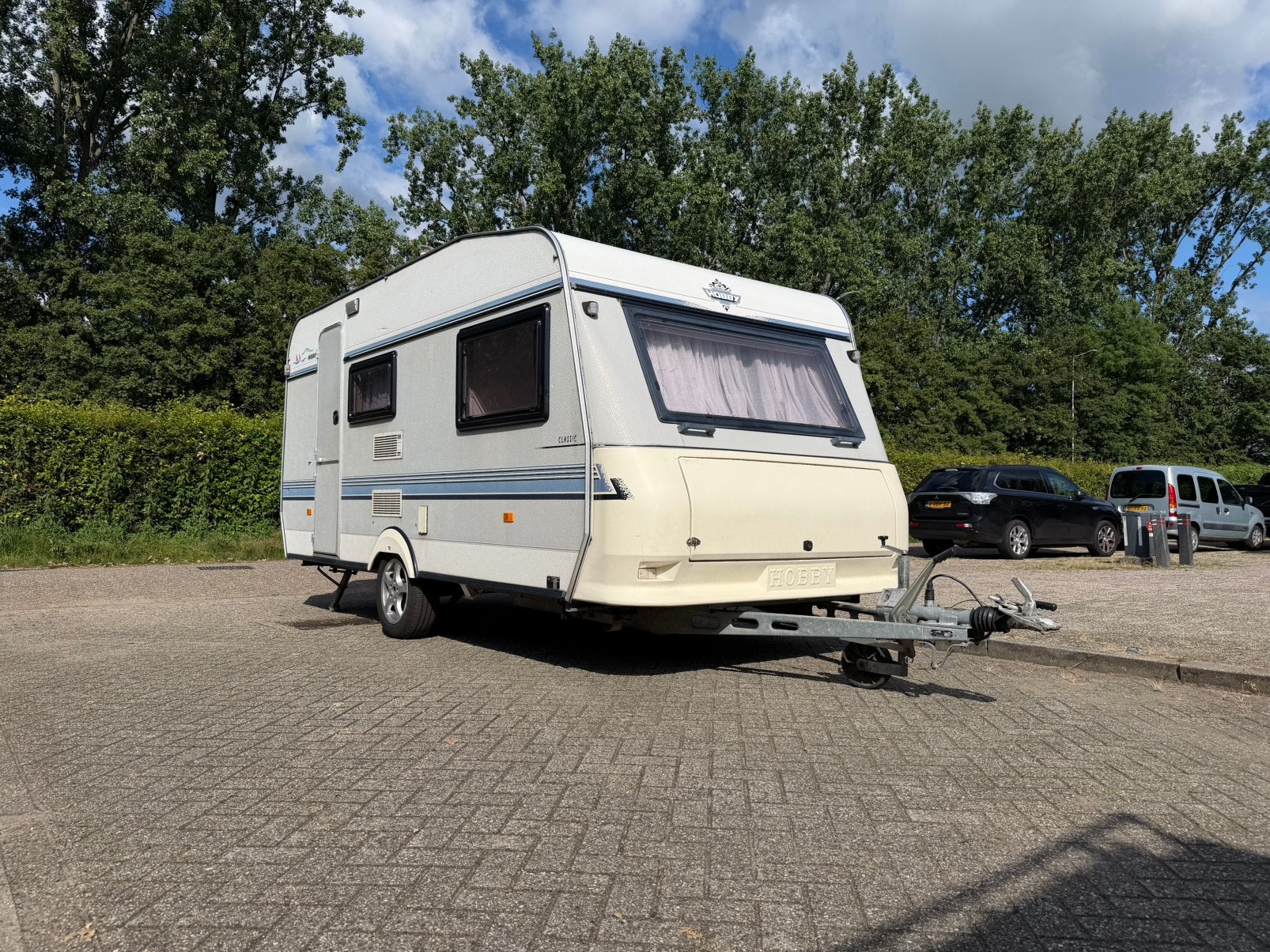 Hobby Classic 440 1993 met voortent, Caravans en Kamperen, Caravans, Hobby, Bedrijf, Treinzit, 750 - 1000 kg
