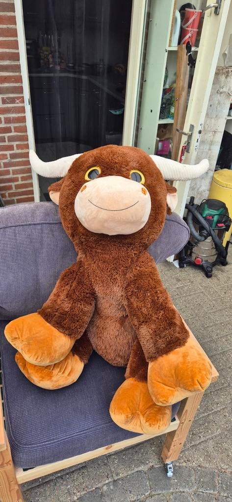 Grote zachte knuffel stier, Ophalen