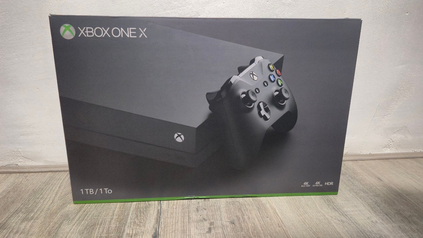 Xbox One X 1TB met Grand Theft Auto V en IV, Spelcomputers en Games, Games | Xbox One, Zo goed als nieuw, Avontuur en Actie, 1 speler