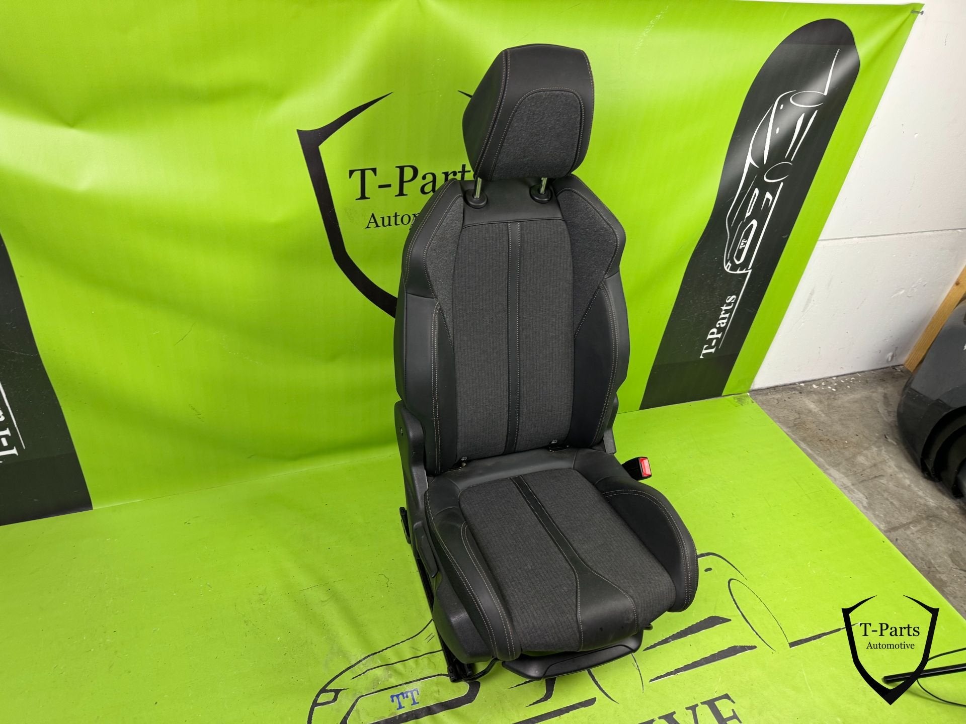peugeot 3008 5008 stoel rechts airbag passagiers, Taurusavenue 1
2132 LS  Hoofddorp, NL, Gebruikt, Contact.group@renault.com, Stellantis N.V.