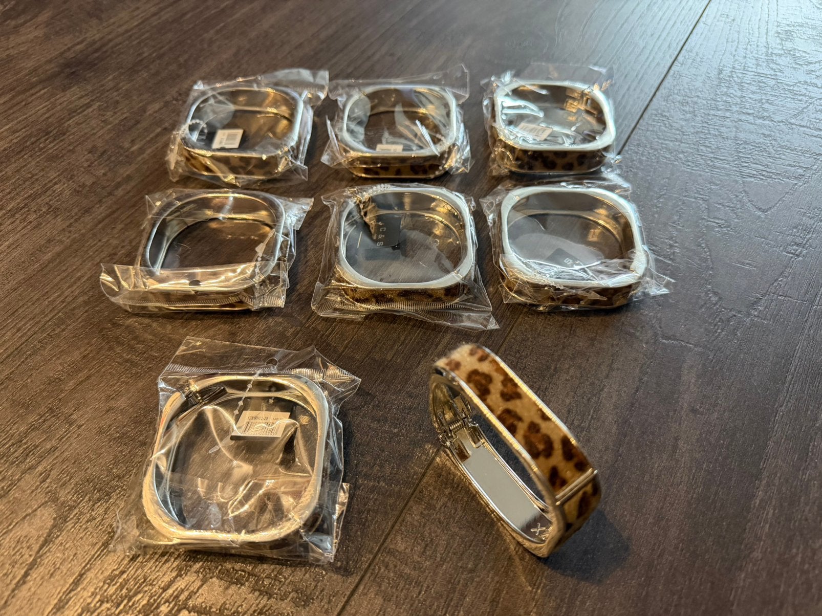 Partij 8 stuks panter armbanden zilverkleurig A51/3, Verzenden, Nieuw, Zilver, Overige materialen