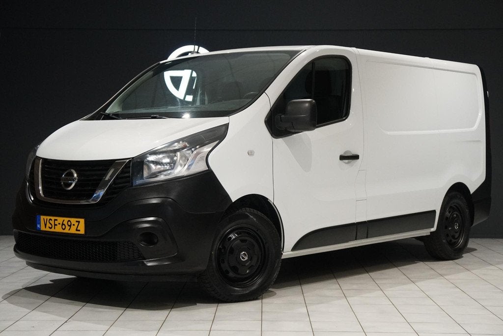 Nissan NV300 1.6 dCi 95 L1H1 Visia + INBOUW / OMVORMER / SEN, Auto's, Bestelauto's, Voorwielaandrijving, Stof, Gebruikt, Euro 6