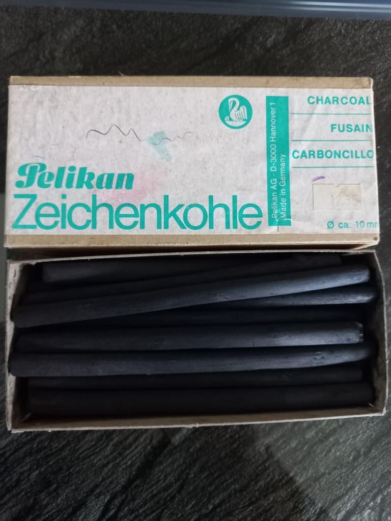 Doosje met houtskool., Ophalen of Verzenden, Nieuw, Overige typen