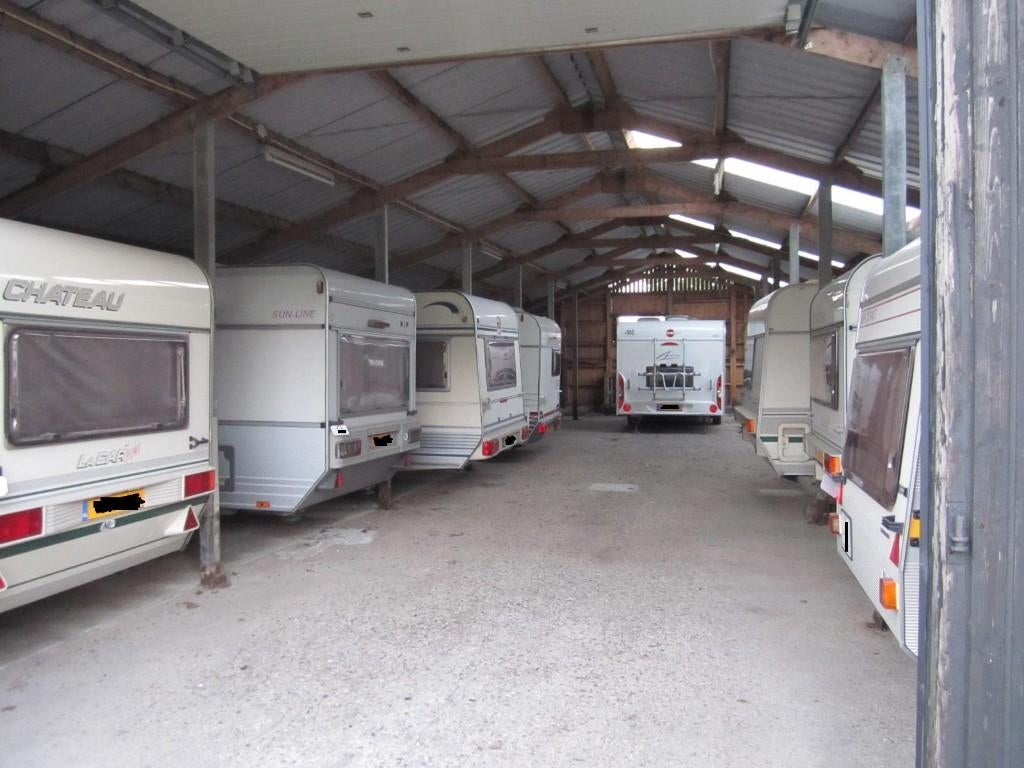 Kleinschalige stalling voor caravan en vouwwagen, Caravans en Kamperen, Caravanstallingen
