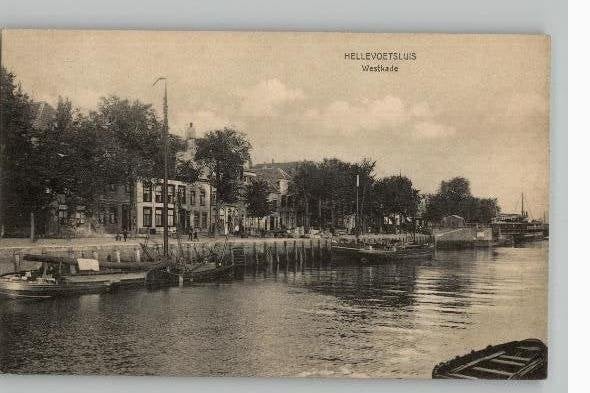 Hellevoetsluis Westkade st 1915, Verzamelen, Verzenden, Voor 1920, Gelopen, Zuid-Holland