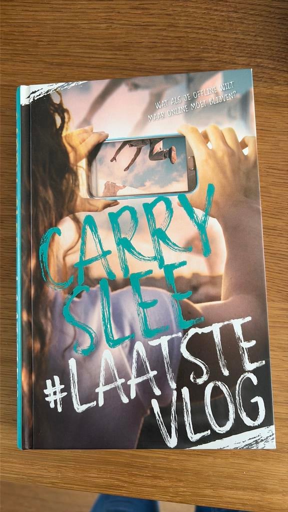 Jeugdboek Laatste Vlog van Carry Slee, Boeken, Ophalen of Verzenden, Zo goed als nieuw