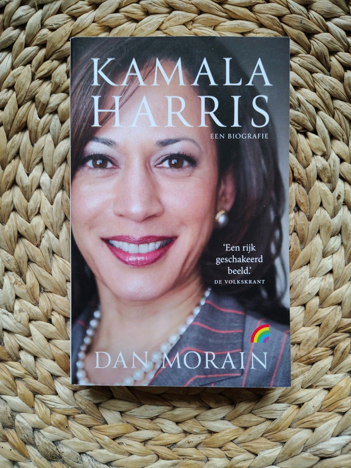 Dan Morain - Kamala Harris, Ophalen of Verzenden, Zo goed als nieuw