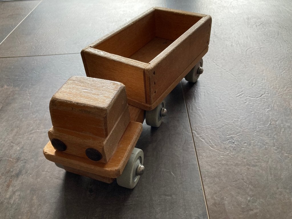 Solide, houten vrachtwagen, Ophalen of Verzenden, Gebruikt, Duw- of Trekspeelgoed