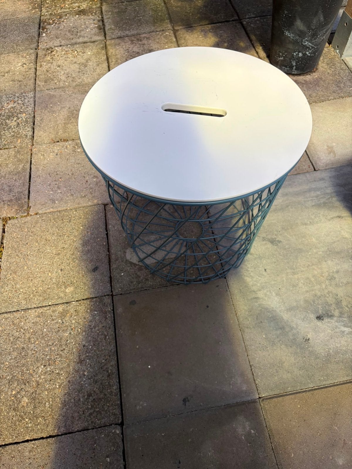 Metalen bijzettafel met opbergruimte, Ophalen, Minder dan 45 cm, Minder dan 55 cm, Gebruikt