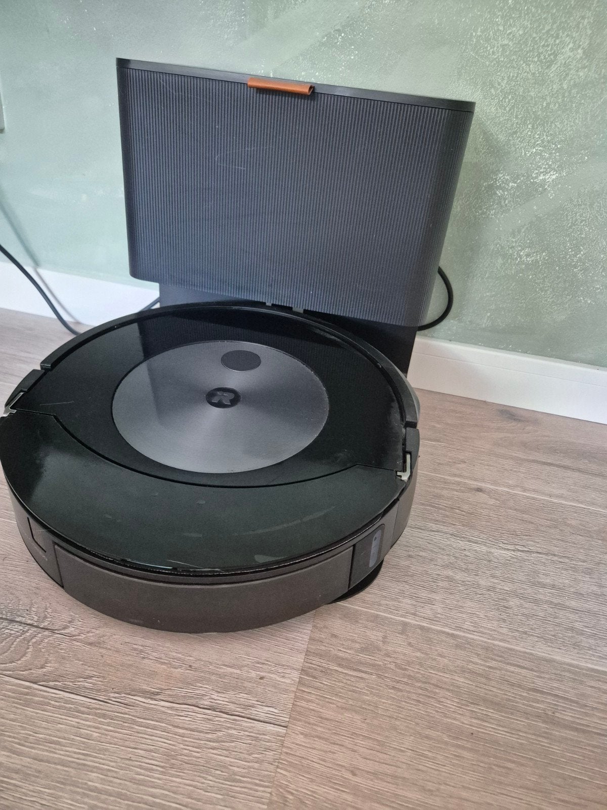 iRobot Roomba j7+ Robotstofzuiger met zelflegende basis, Witgoed en Apparatuur, Ophalen, Bedienbaar via app, Gebruikt, IRobot