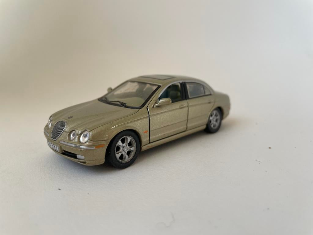 model Jaguar S-type, champagne 1/43, Hongwell Cararama, Ophalen of Verzenden, Gebruikt, Auto
