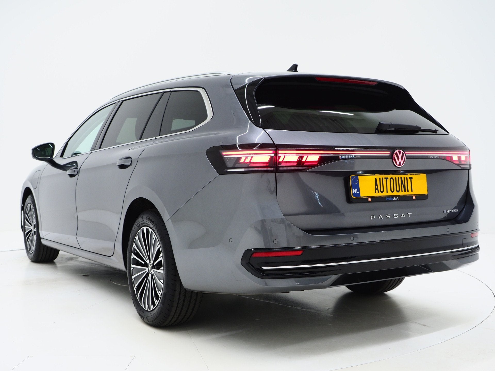 Volkswagen Passat Variant 1.5 eHybrid Elegance | 5Jr Garanti, Auto's, Zwart, 4 cilinders, Zilver of Grijs, Passat