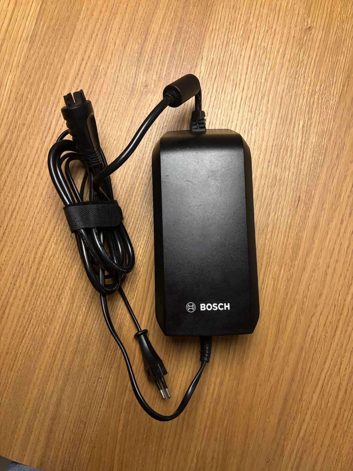 Bosch eBike Acculader 36-4/230 BCS220, Zo goed als nieuw