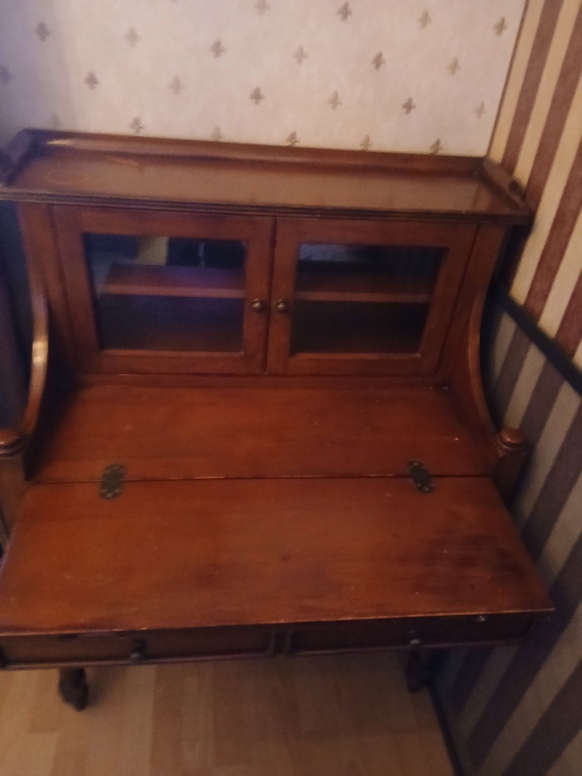 Mooi Mahonie Dames Bureau - Kleine Lakbeschadiging, Ophalen