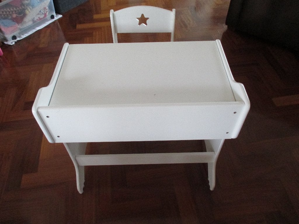 Kindermeubilair ( bureau met stoeltje )., Kinderen en Baby's, Kinderkamer | Tafels en Stoelen, Ophalen, Zo goed als nieuw, Tafel(s) en Stoel(en)