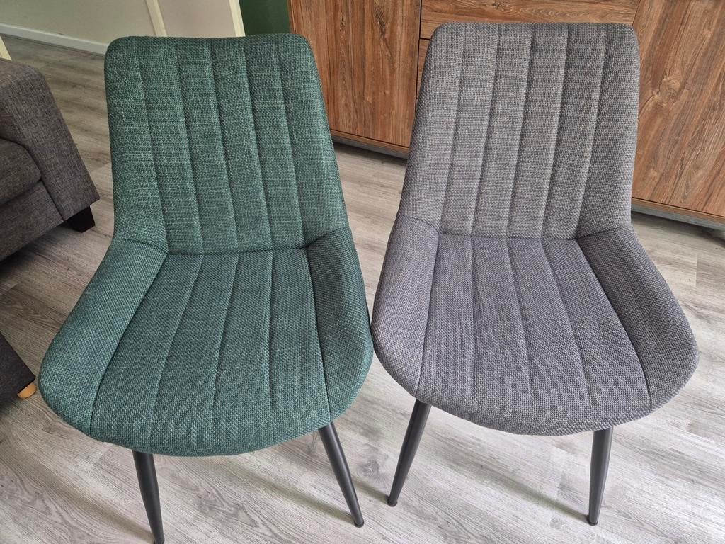 4 stoelen van Gamma - 2x grijs, 2x groen - Zo goed als nieuw, Ophalen, Overige kleuren, Zo goed als nieuw, Stof
