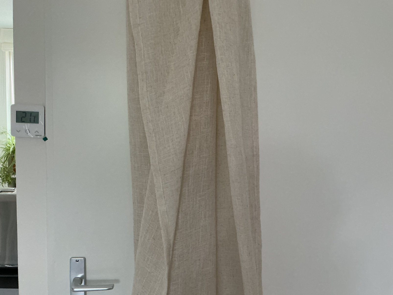 2 x linnen gordijn 130 breed - 275 lang ., Met haken, Zo goed als nieuw, 130 cm, Gordijn