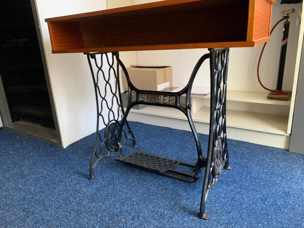 Singer onderstel trapnaaimachine, Ophalen of Verzenden