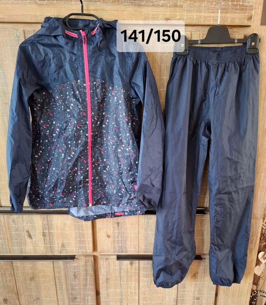 Decathlon regenpak maat 141/150 zgan, Ophalen of Verzenden, Zo goed als nieuw, Jongen of Meisje, Jas