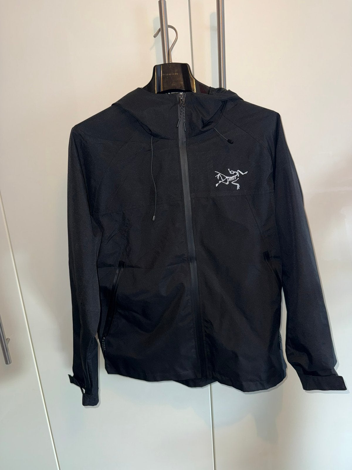 Arc’teryx regenjas, Ophalen of Verzenden, Zo goed als nieuw, Zwart