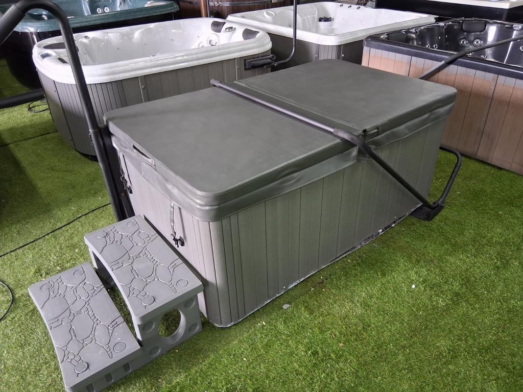 Balboa kleine jacuzzi compacte spa 2 ligplaatsen 185x112cm, Ophalen of Verzenden, Zo goed als nieuw