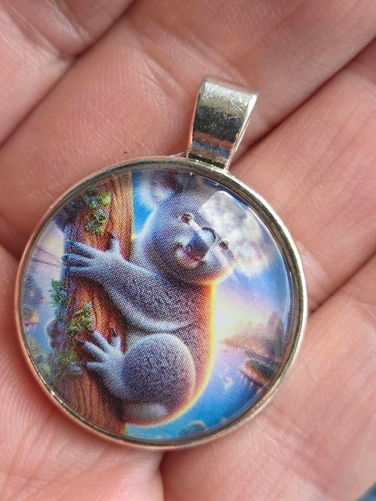 Leuke hanger met koala afbeelding, Overige kleuren, Glas of Kristal, Nieuw, Ophalen of Verzenden