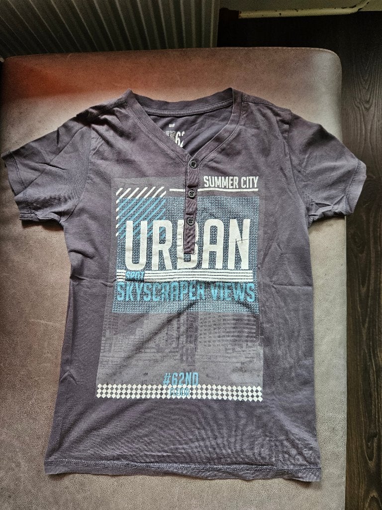 WE antraciet t-shirt korte mouw met afbeelding maat 146-152, Kinderen en Baby's, Kinderkleding | Maat 146, WE, Jongen of Meisje