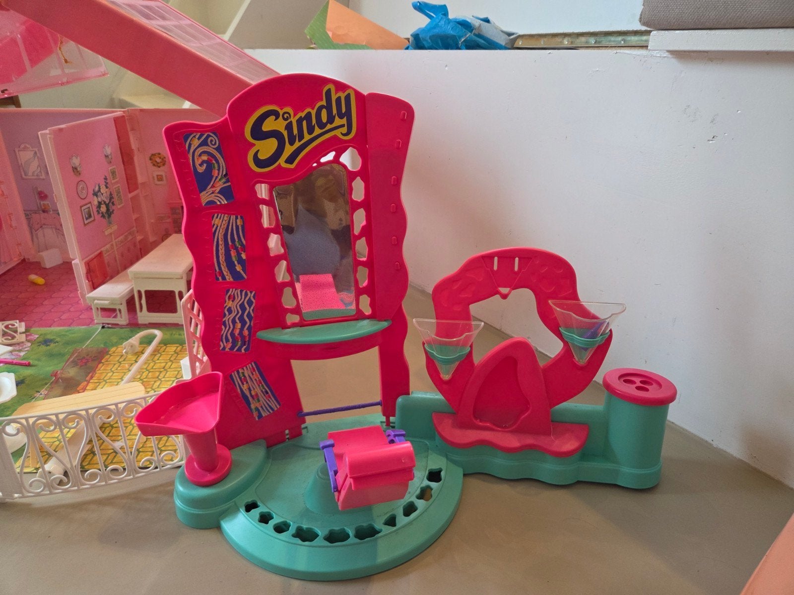 sindy kapsalon voor barbies, Ophalen, Gebruikt, Toebehoren