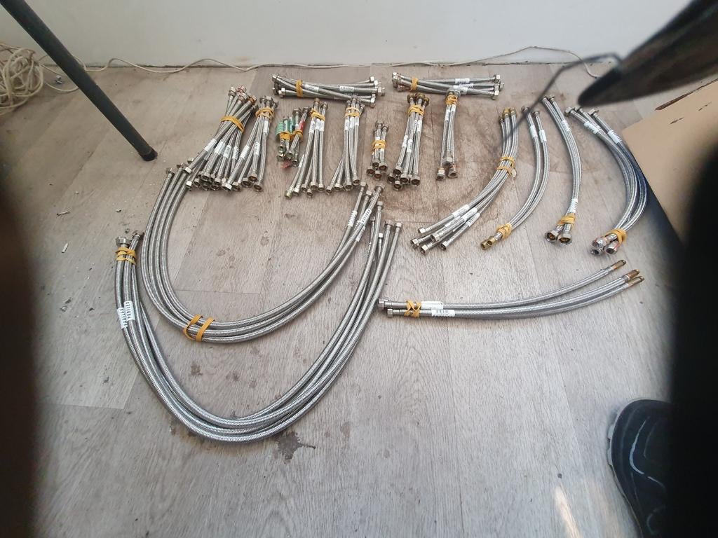 Flexibele waterslangen diverse maten 91 stuks, Doe-het-zelf en Verbouw, Ophalen, Nieuw, Chroom