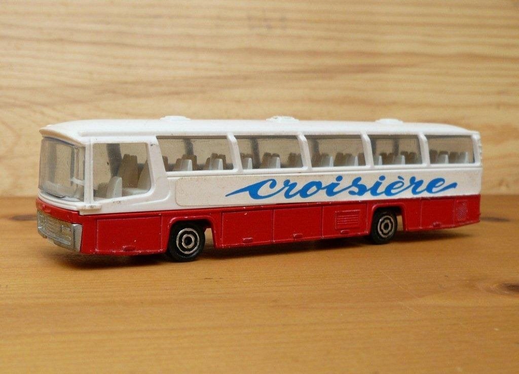 Majorette France Neoplan touringcar croisière.  1/87., Ophalen of Verzenden, Zo goed als nieuw, Bus of Vrachtwagen, Majorette