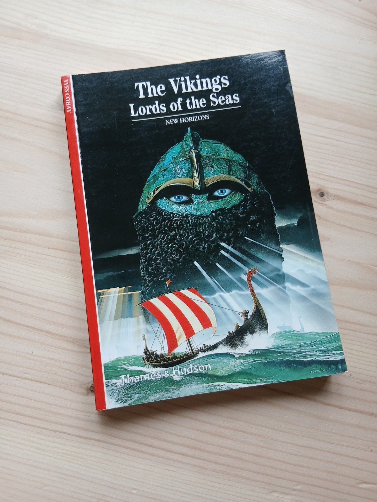 The Vikings Lords of the Seas - Boek over Vikinggeschiedenis, Boeken, Yves Cohat, Ophalen of Verzenden, 20e eeuw of later, Gelezen