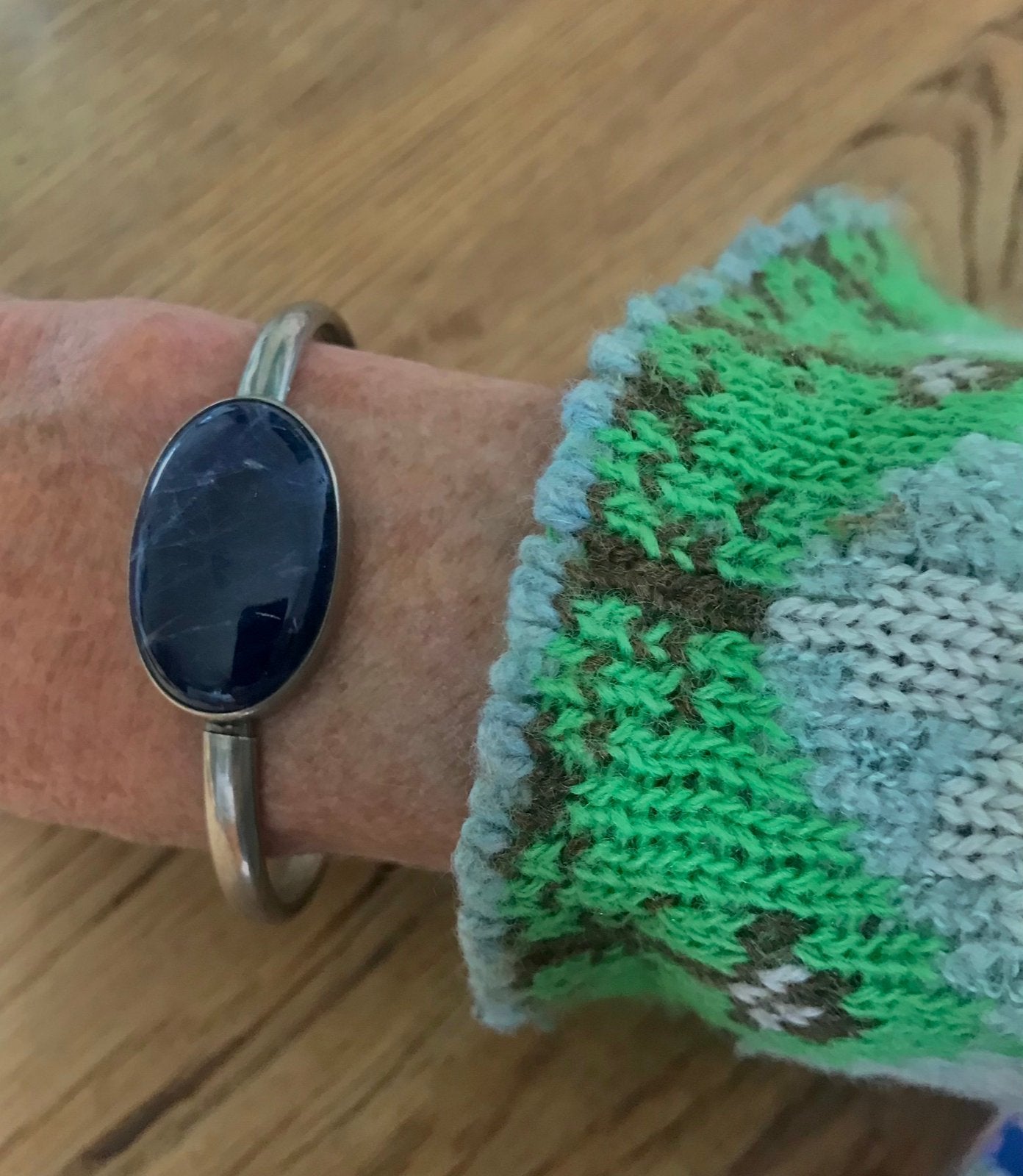 Beautiful vintage silver bangle chalcedony stone, Antiek en Kunst, Verzenden, Zilver