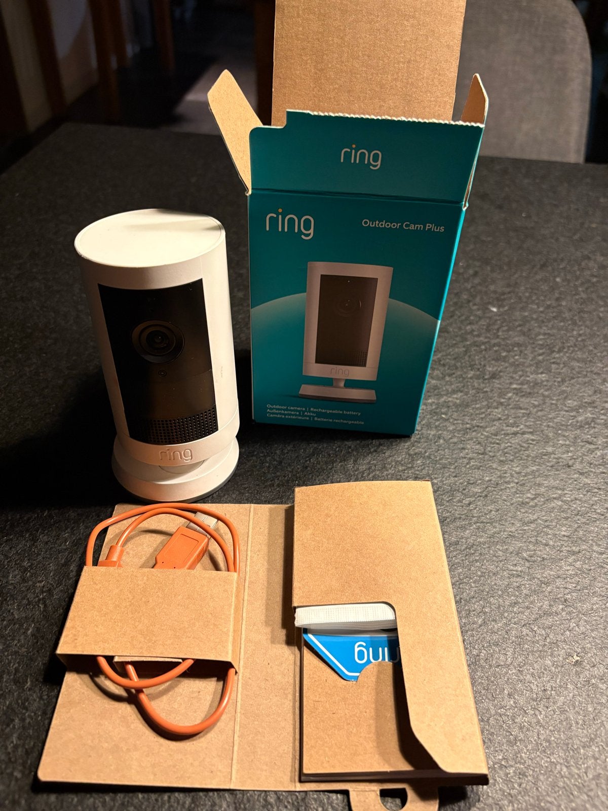 Ring Outdoor Cam Plus op batterij - Zo goed als nieuw, Ophalen of Verzenden, Zo goed als nieuw, Buitencamera
