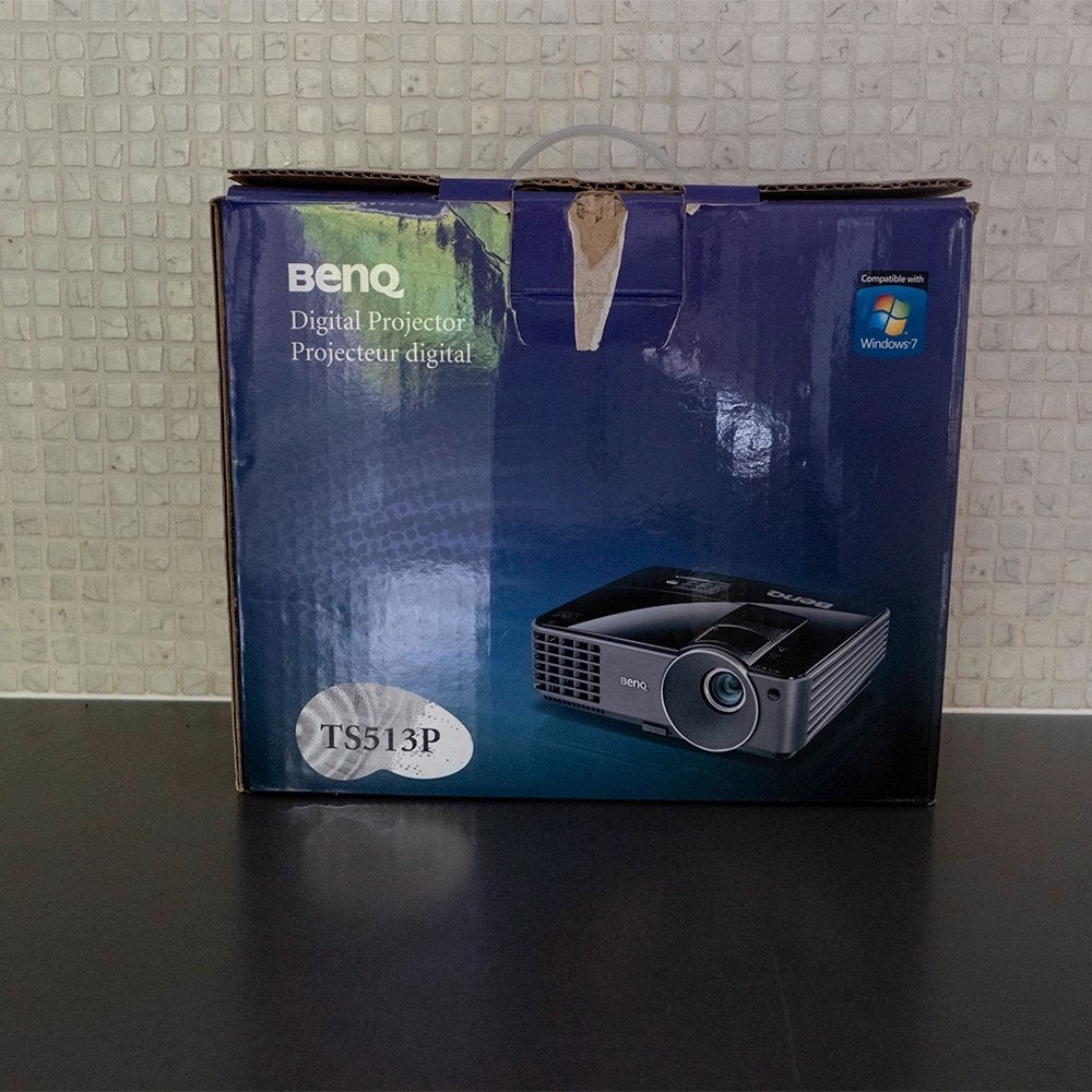 Te koop BenQ beamer en projectiescherm, Ophalen, Zo goed als nieuw, Ultra HD (4K)
