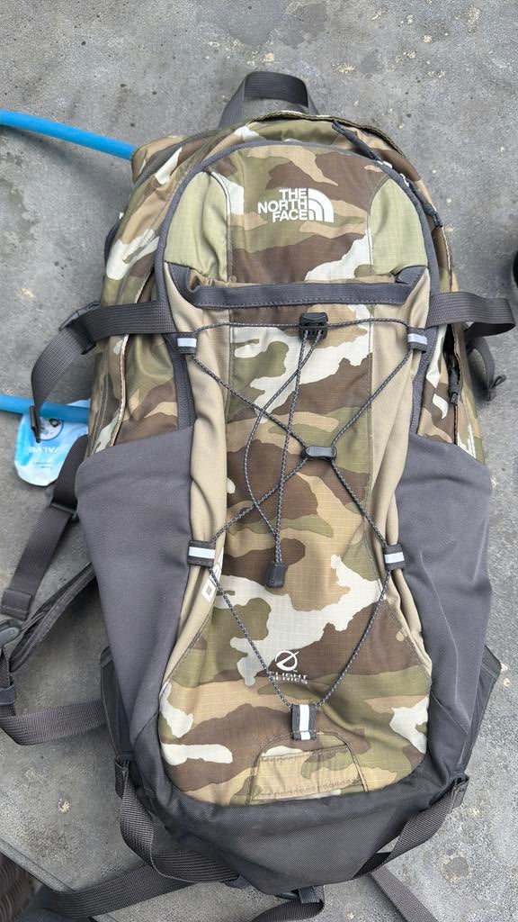 The North Face NIEUWE rugzak met waterzak backpack, Ophalen, Zo goed als nieuw, Rugzak