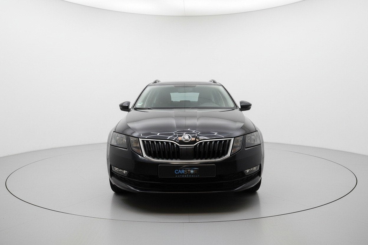 Skoda Octavia Combi 1.5 TSI Greentech Sport Business TREKHAA, Auto's, 4 cilinders, 150 pk, Leder en Stof, Zwart