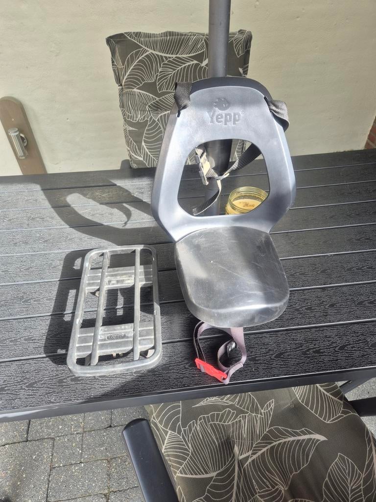 Yepp kinderstoel met adapter, Kinderen en Baby's, Kinderstoelen, Gebruikt, Overige typen, Gordel(s), Ophalen