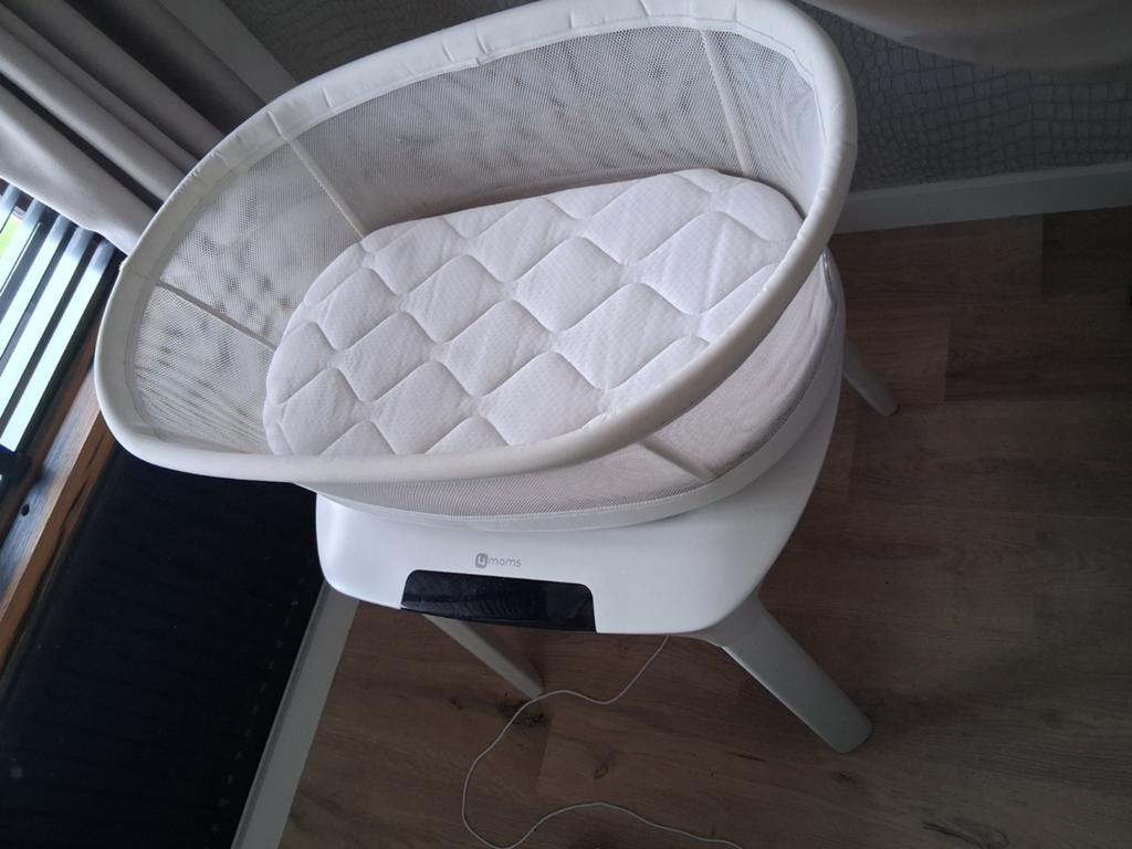 Mooi mamaroo 4moms wieg. Met oplader, origineel matras., Kinderen en Baby's, Babywiegjes en Ledikanten, Ophalen, Zo goed als nieuw