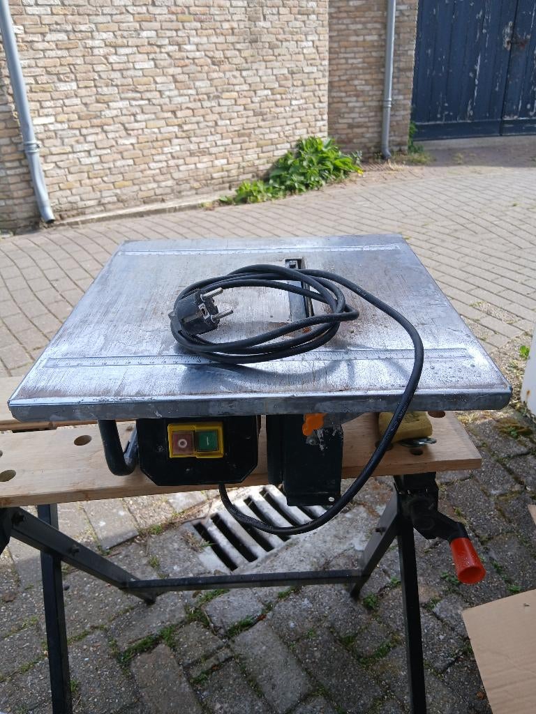 TEGEL ZAAGMACHINE, Ophalen, Gebruikt, Overige typen, 600 tot 1200 watt