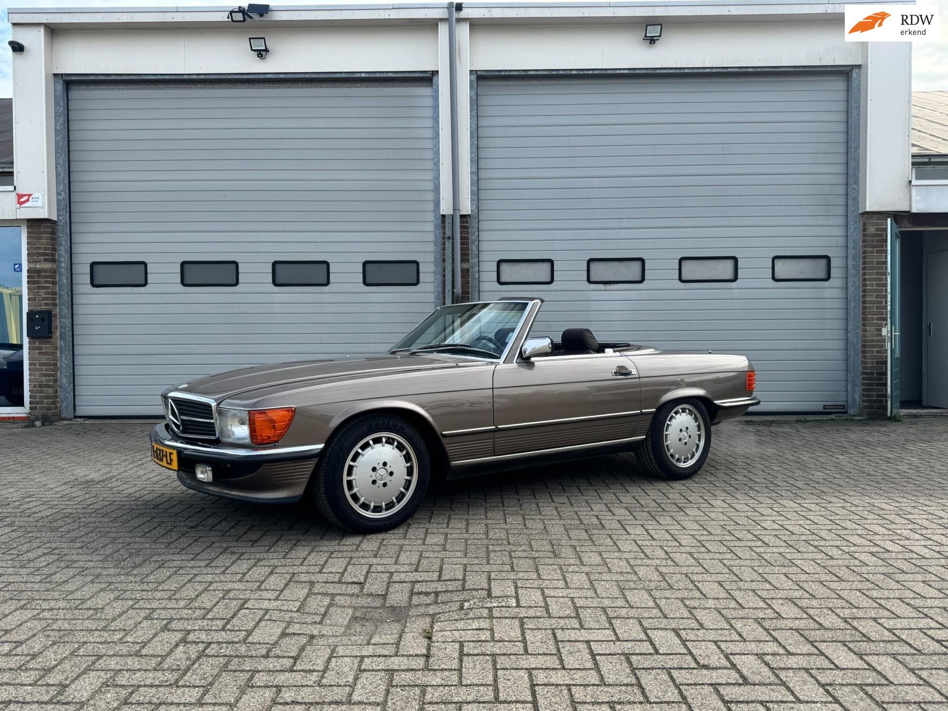 Mercedes-Benz 560 SL Prive Collectie, Auto's, Automaat, Open dak, 8 cilinders, Onderhoudsboekje