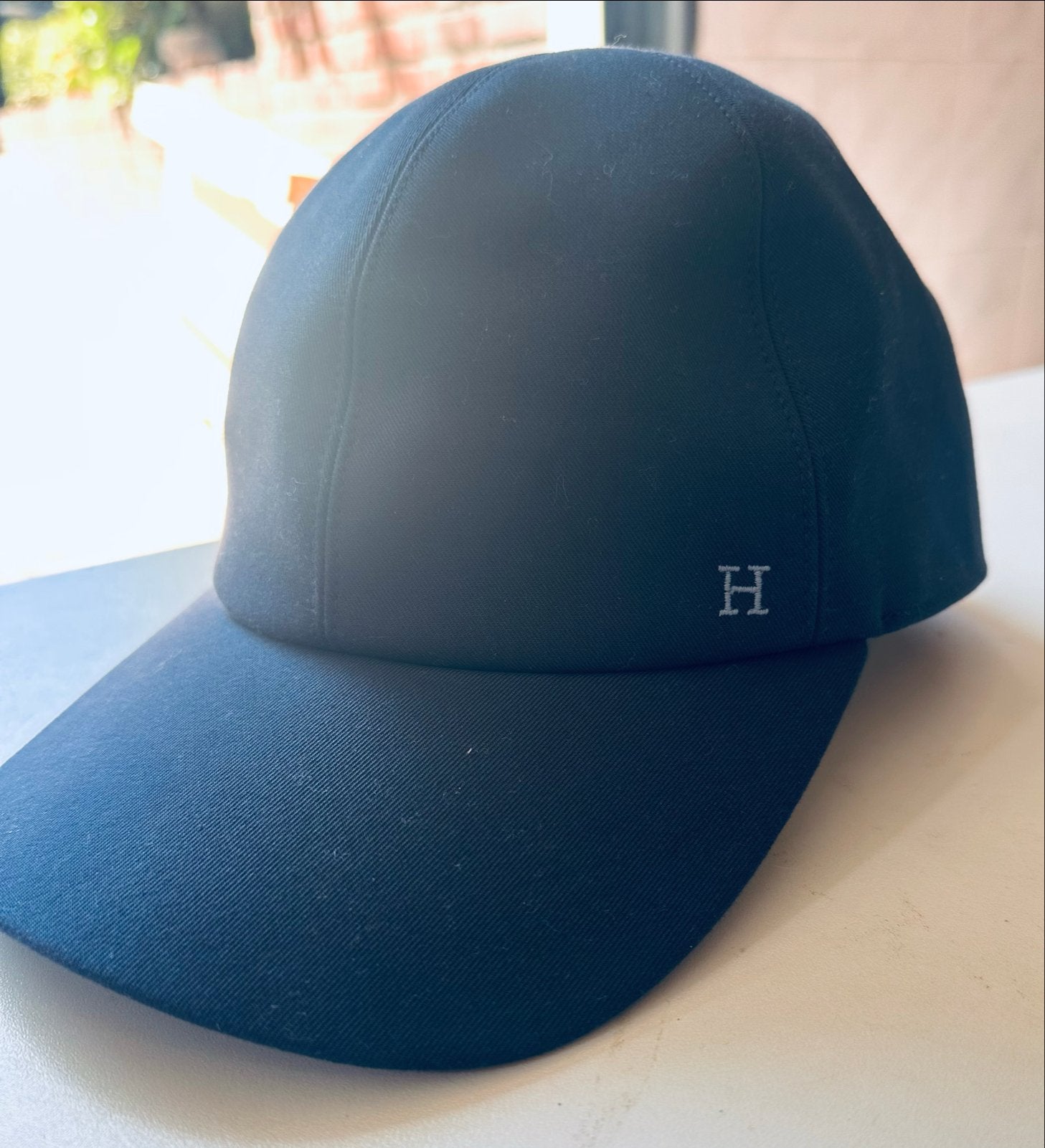 Hermès Pet marine blauw Maat 58 -  nieuw, Kleding | Dames, Hoeden en Petten, Ophalen of Verzenden, Nieuw, 58 cm (L, 7¼ inch) of meer