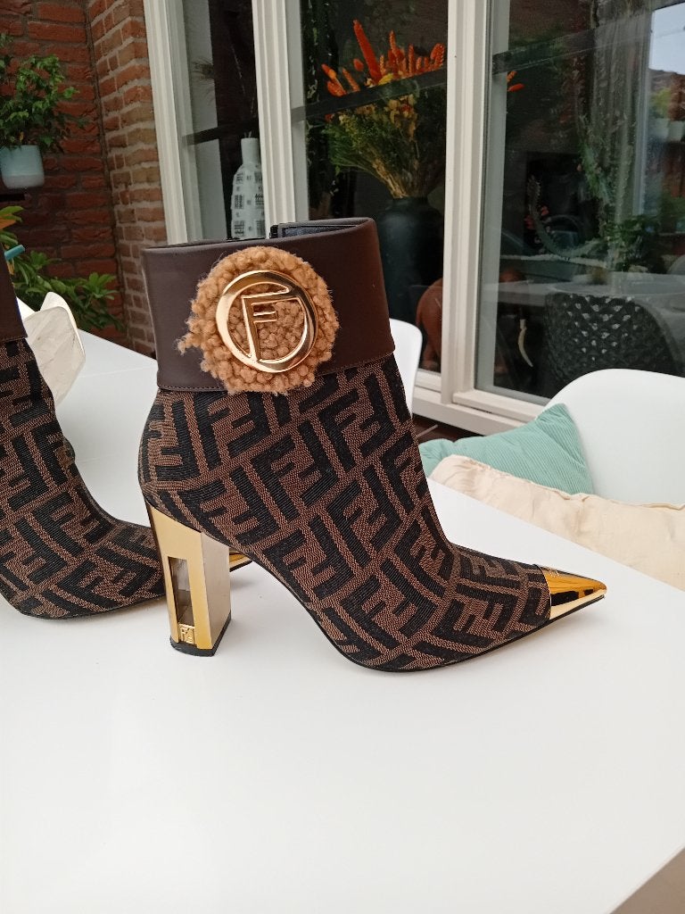 Laarzen Fendi, Zwart, Lage of Enkellaarzen, Fendi, Ophalen of Verzenden