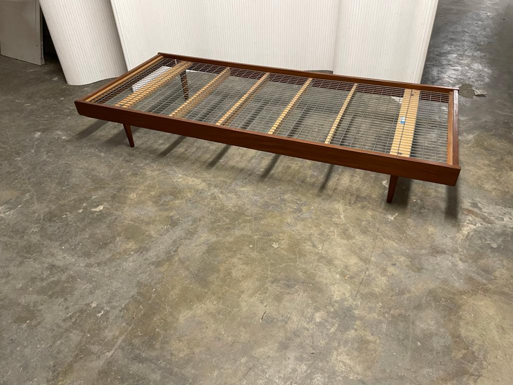 Vintage daybed basis jaren '60 - Zelf matras/kussens toevoeg, Ophalen, Gebruikt, Eenpersoons, Bruin