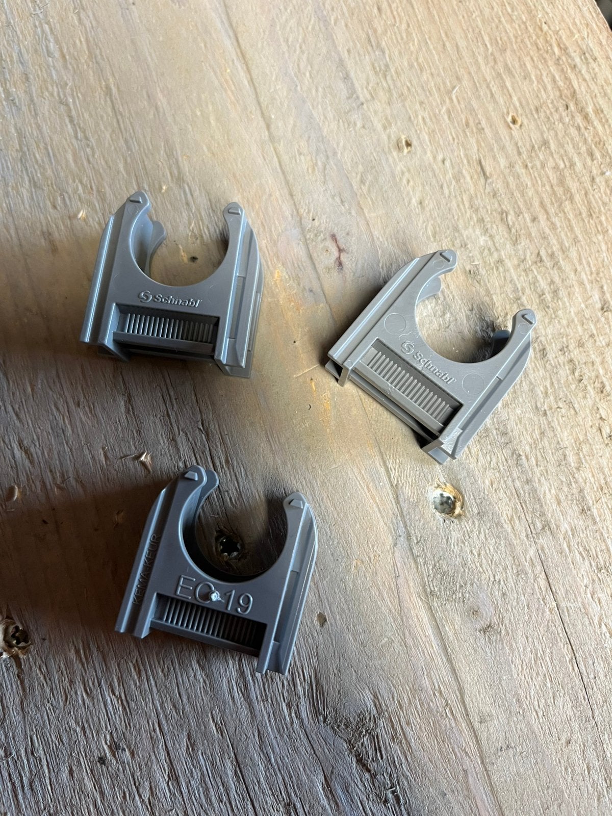 Aangeboden 2 zakken Schnabl 19mm klembeugels, Ophalen, Nieuw, Overige merken, Overige typen