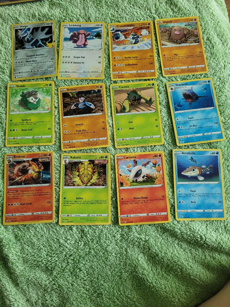 Pokémon card set in an auction running until July 24, 2026., Hobby en Vrije tijd, Verzamelkaartspellen | Pokémon, Ophalen of Verzenden