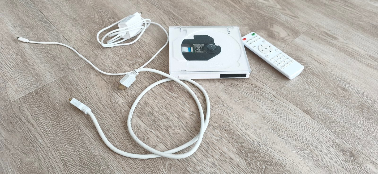 Draagbare DVD-speler HDMI-aansluiting en afstandsbedienin, Draagbaar, Zo goed als nieuw, Ophalen, Overige merken