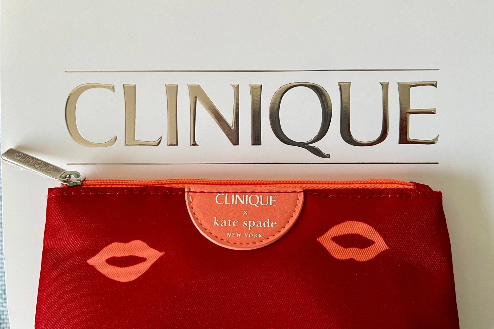 ❤️💄👄Clinique x Kate Spade Toilettas / MakeUp tas / Rood, Ophalen of Verzenden, Nieuw, Rood, Dame