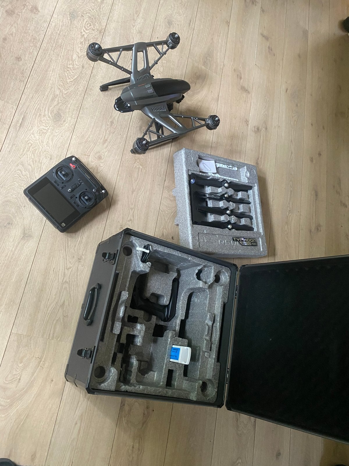 Yuneec Typhoon Q500 4K drone met koffer en accessoires, Ophalen, Gebruikt, 15 tot 30 minuten, Topkwaliteit