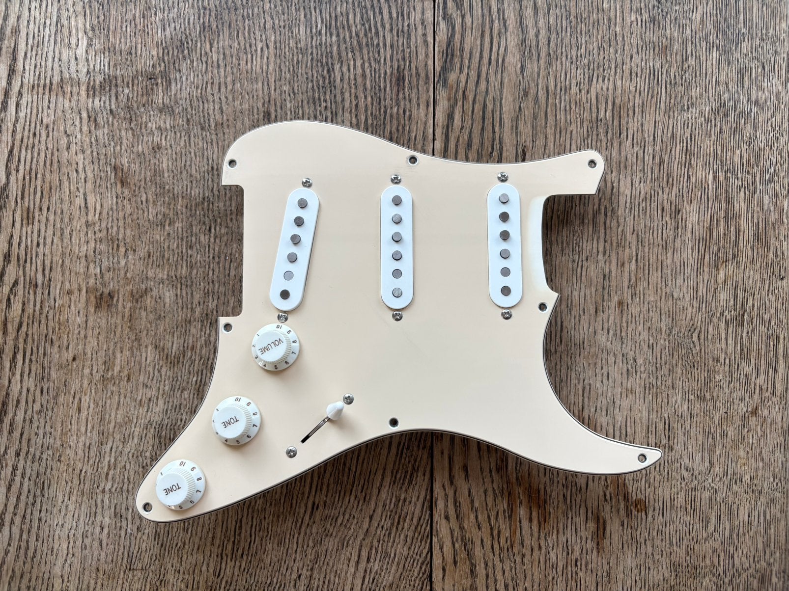 Squier/Fender Stratocaster loaded pick guard, Ophalen of Verzenden, Zo goed als nieuw, Elektrische gitaar