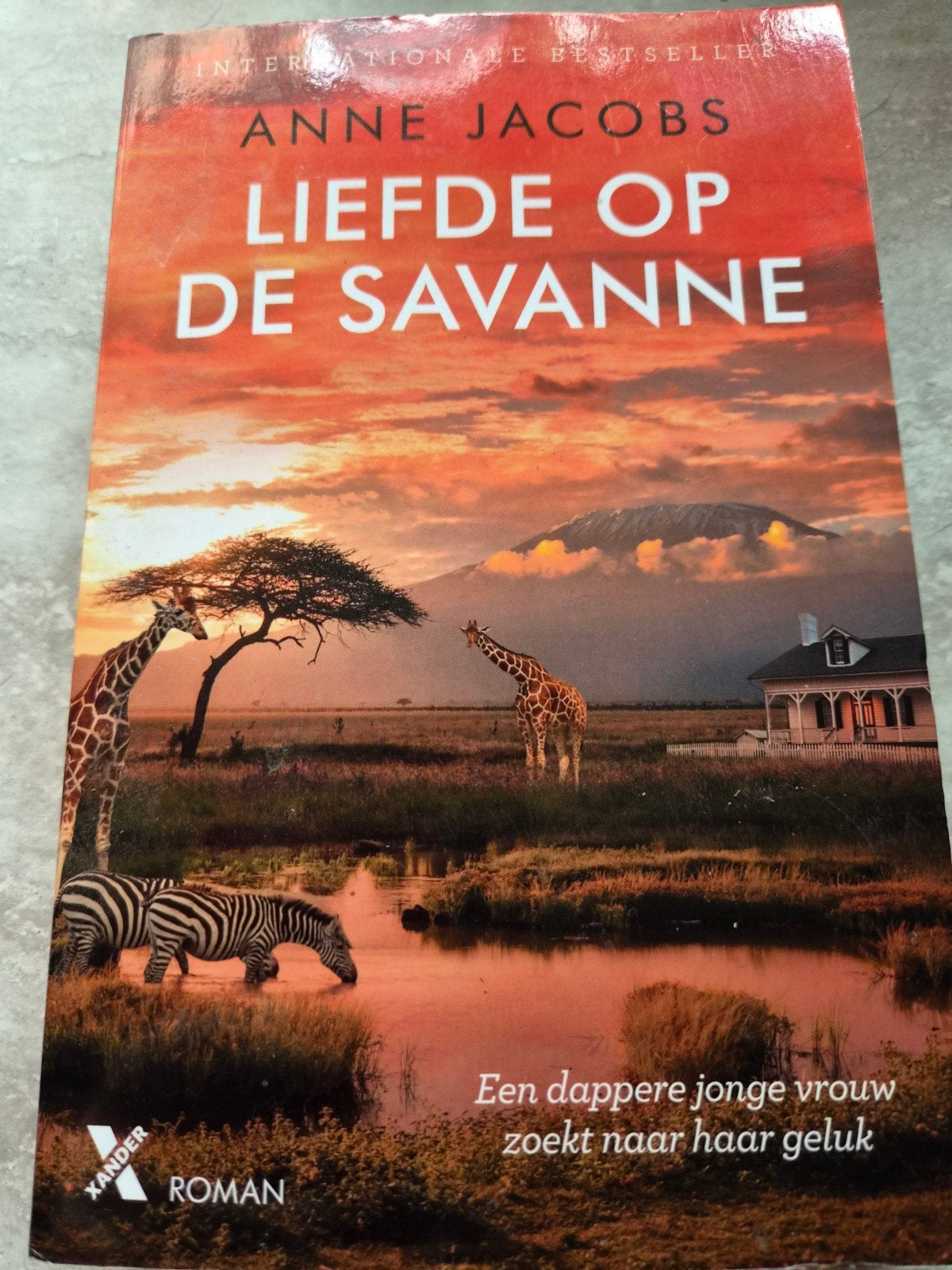 Liefde op de Savanne - Anne Jacobs (3e druk), Ophalen of Verzenden, Zo goed als nieuw, Anne Jacobs, Nederland